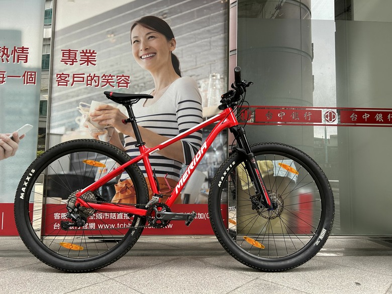 9號颱風警報前騎行,青龍嶺騎單車拜訪基石,Iguana(力羽車隊,西進),Merida(Cyklo Vondráček),Element等登山車東南西北四處輕旅行