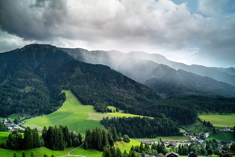 點我看大圖 2024瑞士義大利山脈之旅之19、0827 Panorama di Santa Maddalena富內斯山谷