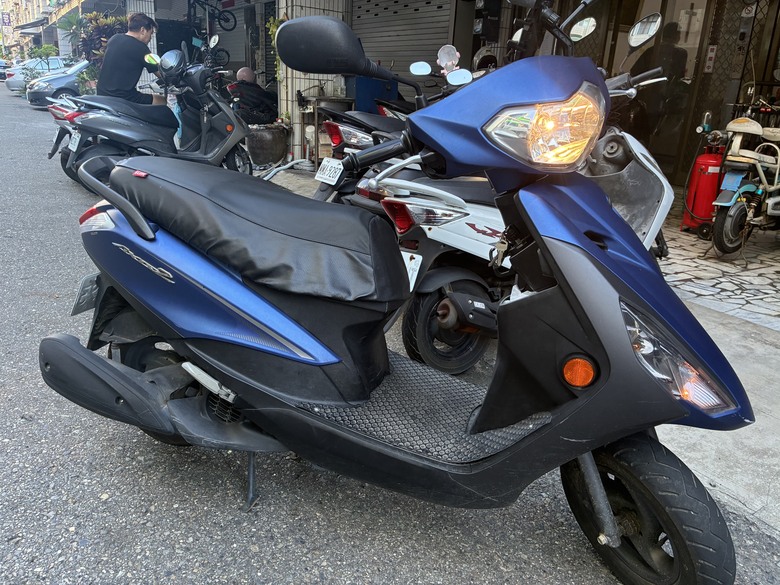 機車發不動,自己更換 GAMA翠光機車電池 GTX5L-BS AGM 經驗分享