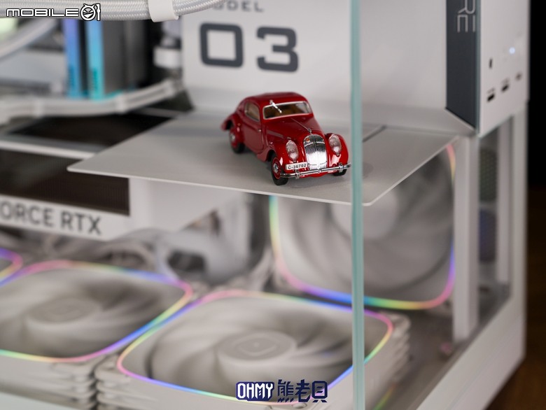 方正造型海景小機殼 幾何未來 Model 3 哪吒