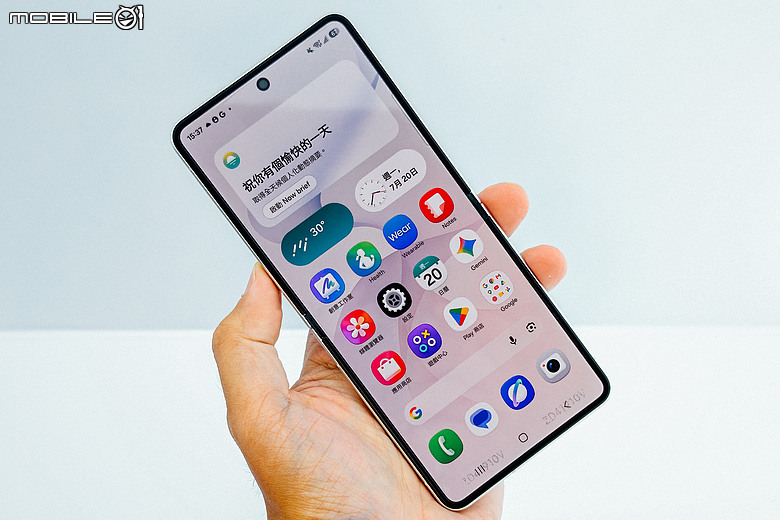 Samsung Galaxy Z Fold8「寬」摺疊領軍、Z Fold8 Ultra / Z Flip8 同步亮相!