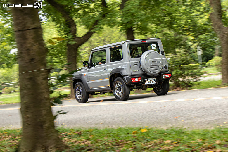 Suzuki Jimny 新年式試駕|補齊ACC、價格凍漲,不再只是任性的大玩具!