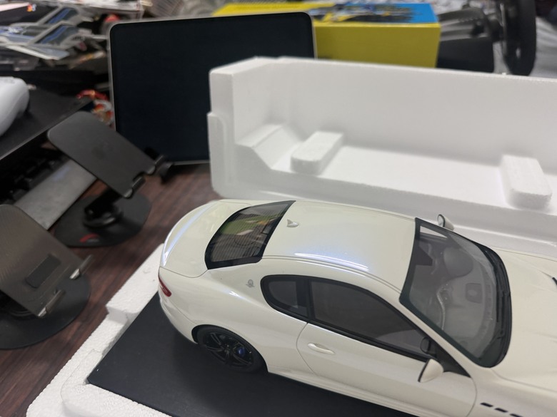 [開箱]1/18 Maserati GranTurismo