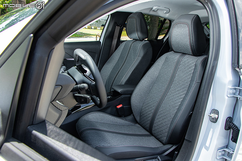 Peugeot 208 小改款試駕|不只賣浪漫情懷,更要用豐富內涵留住你的愛!