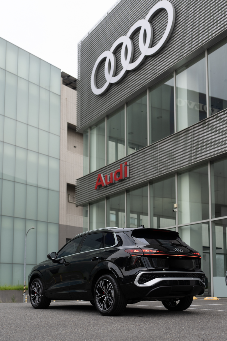 交車分享｜Audi Q3 TFSI quattro 150kW S line｜金屬神迷黑・Mythos Black・0E