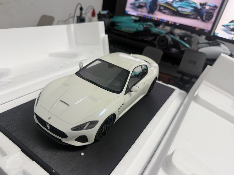 [開箱]1/18 Maserati GranTurismo