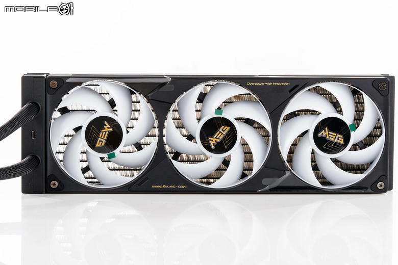 微星 MEG CORELIQUID E15 AIO 水冷散熱器開箱實測 在華麗身形內蘊涵高效散熱性能