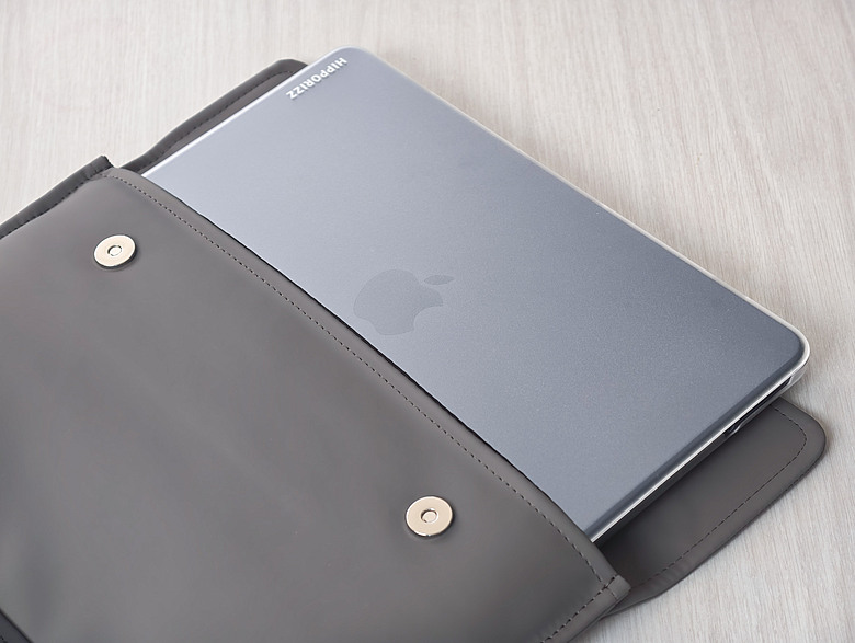 【MacBook防護三法寶】河馬引力HIPPORIZZ Aero 零感鍵盤膜 ▪ Frosta 磨砂保護殼 ▪ WasserElegant 筆電內袋 -開箱評價|實際使用心得與推薦