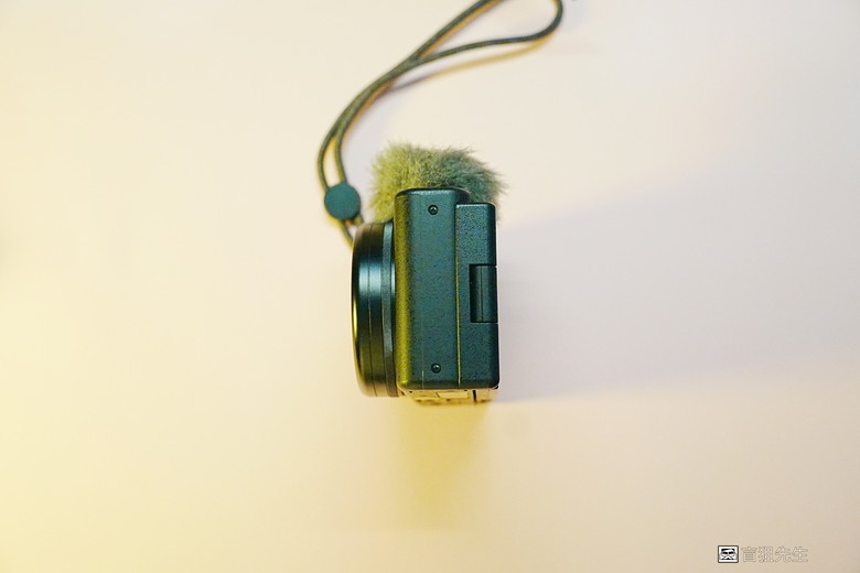【盲狙先生傳124】SONY ZV-1 & ZV-1M2 | ❤️旅人的觀景小列車❤️ 輕巧方便的旅拍\生活紀錄vLog機，只能二選一你的決定?