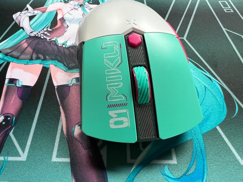 [輕開箱] TUF 初音聯名週邊大全套