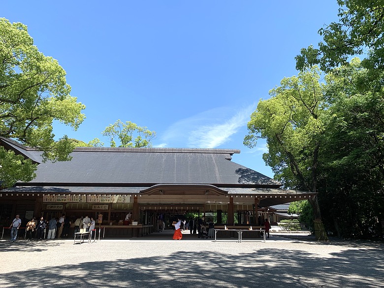 ＜日本＞2024～有個誤會但覺得照片很美的「名古屋一日遊」：東京外星人快閃店、大須觀音、名古屋城(？）、熱田神宮