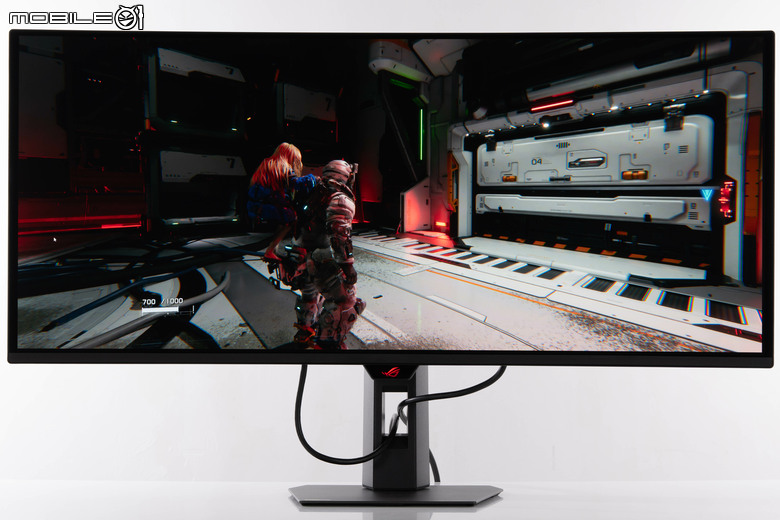 ROG STRIX OLED XG34WCDMS 電競螢幕開箱實測 34 吋寬曲面與 280Hz 高更新率帶來流暢沉浸感受