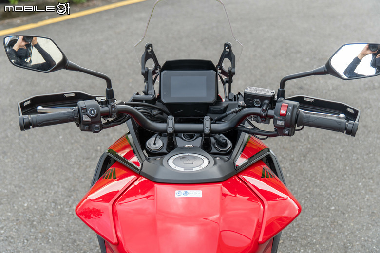 HONDA CB1000 GT 試駕｜不再做選擇，四缸、電懸、運動、舒適我全都要！