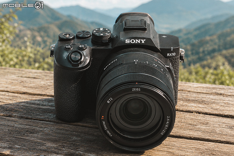 Sony Cyber-shot DSC-RX10M5 評測報告|注入 α 靈魂、一機走天下的長焦怪獸!