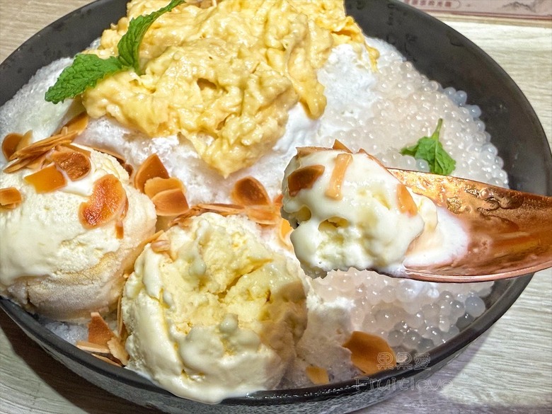 自製三款剉冰糖水，還有懷舊冰袋、飲料、冰棒與古早味滷肉飯