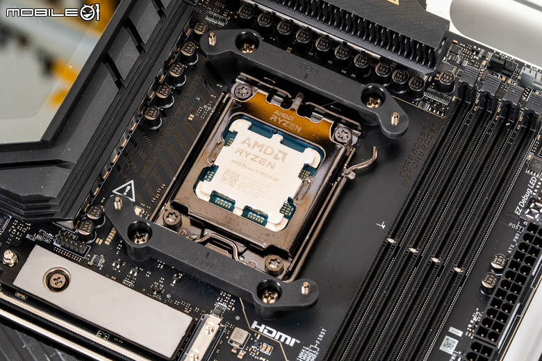 微星 MEG CORELIQUID E15 AIO 水冷散熱器開箱實測 在華麗身形內蘊涵高效散熱性能