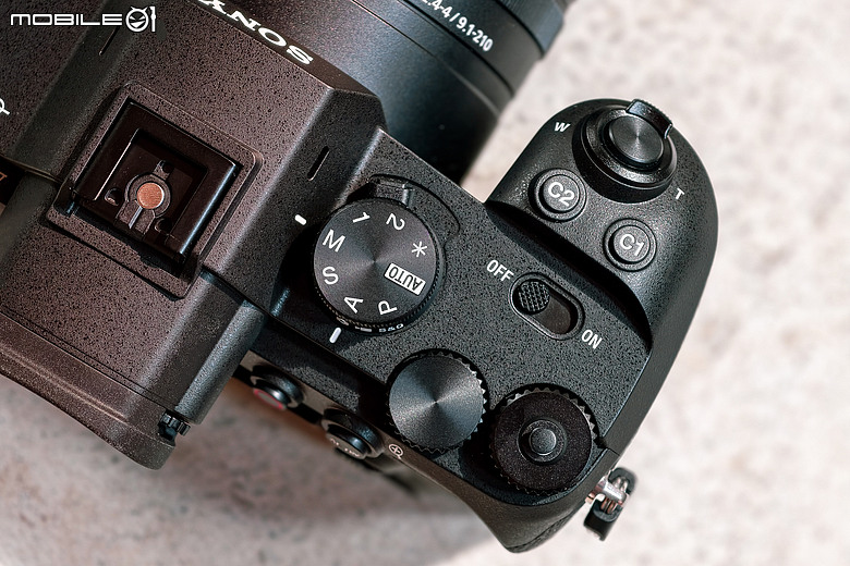 Sony Cyber-shot DSC-RX10M5 評測報告|注入 α 靈魂、一機走天下的長焦怪獸!