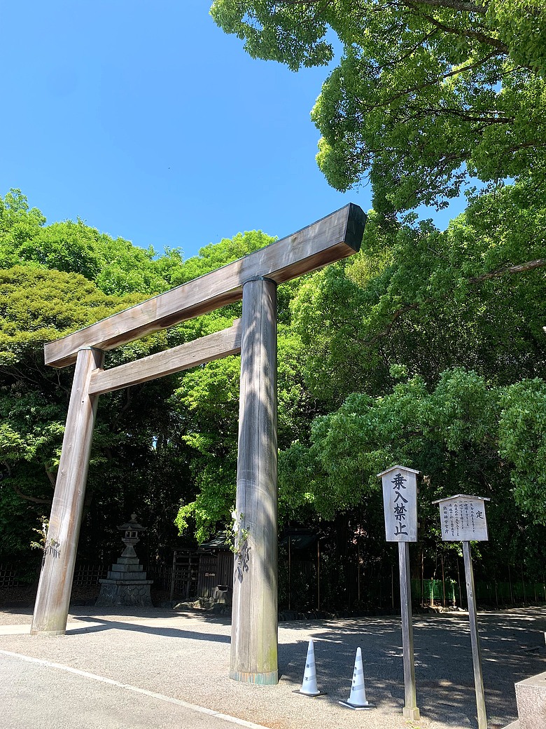 ＜日本＞2024～有個誤會但覺得照片很美的「名古屋一日遊」：東京外星人快閃店、大須觀音、名古屋城(？）、熱田神宮