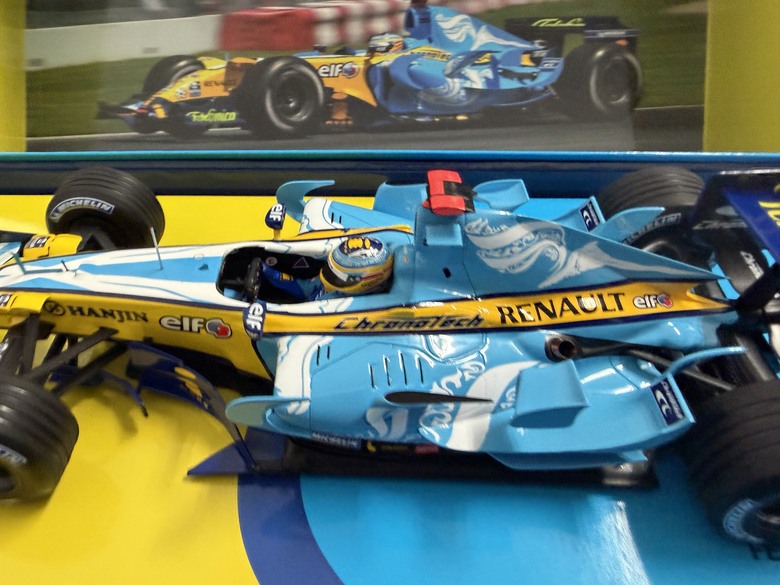 [開箱]F1 1/18 RENAULT R26 FERNANDO ALONSO 2006 CANADA GP