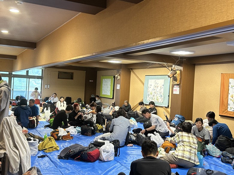 擱一擺雨中完登日本之顛-富士山