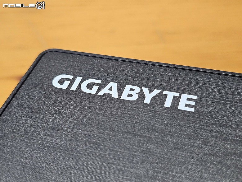 點我看大圖 GIGABYTE BRIX GB-BRU7-255H 迷你電腦開箱
