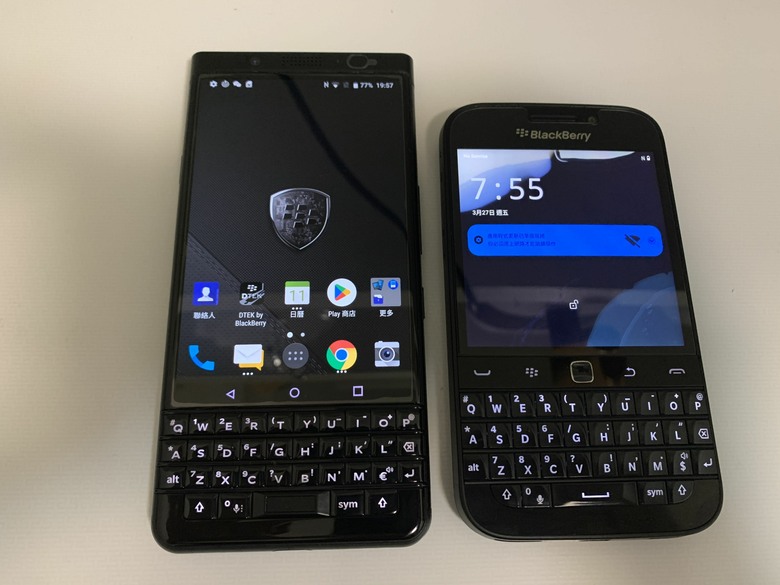 BlackBerry Classic Zinwa Q25 純黑色－石墨黑｜黑夜裡點亮世界的經典