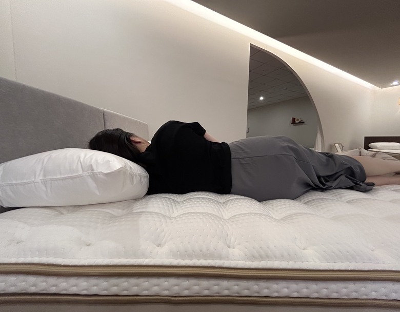 [開箱] 拯救新婚睡眠與荷包！玖窩 Journey-Cozy 旅程舒適款床墊，怕熱老公與淺眠老婆的救星