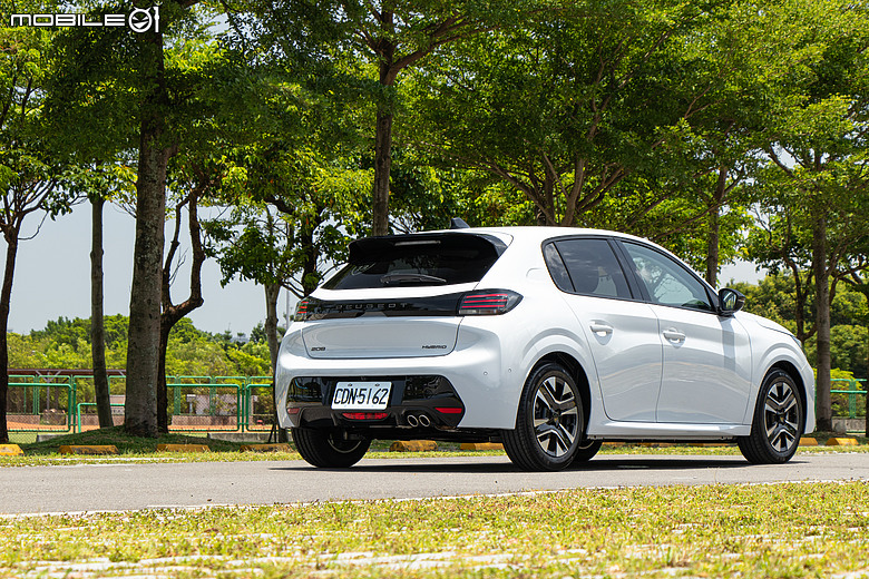 Peugeot 208 小改款試駕|不只賣浪漫情懷,更要用豐富內涵留住你的愛!