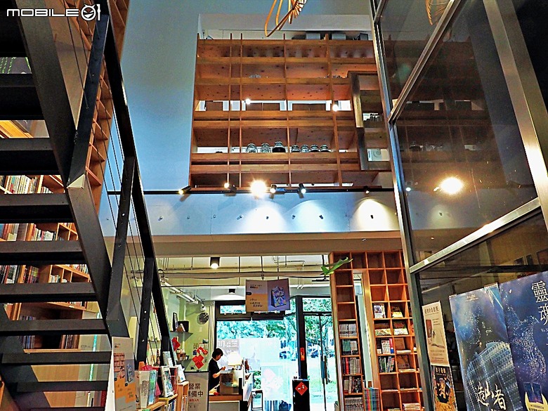 竹北新瓦屋客家文化保存區、采田福地、竹北泉州厝汾陽堂、東平問禮堂、竹北福佑宮(十三伯公)、蓮華寺、附掛美食之一浪拉麵 — 竹北一日雨中散策
