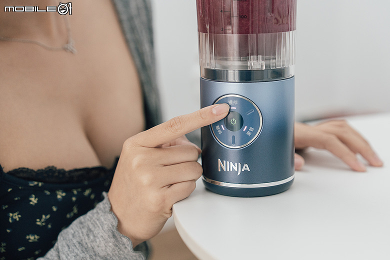 Ninja Blast Max 無線調理機｜650ml 大容量、無線碎冰，果昔走到哪打到哪