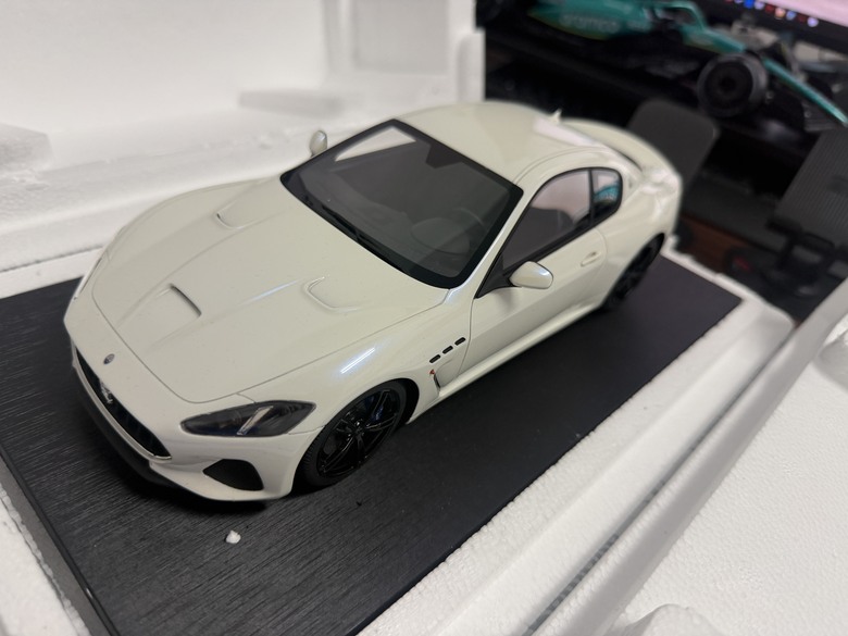 [開箱]1/18 Maserati GranTurismo