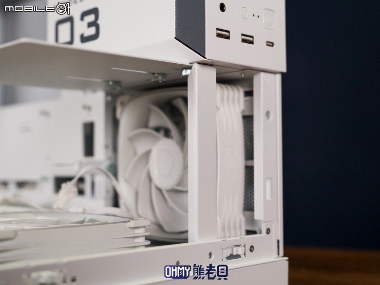 方正造型海景小機殼 幾何未來 Model 3 哪吒