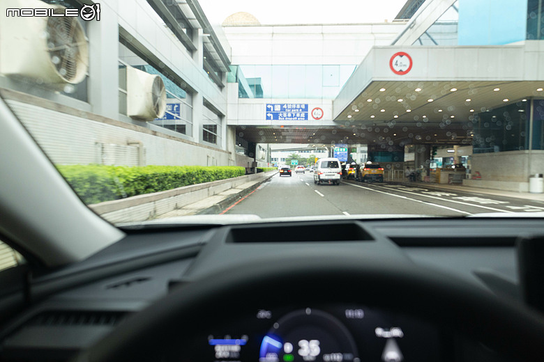 油電車的日韓對決|Toyota RAV4、Kia Sportage 雙車評測以及百公里油耗測試!