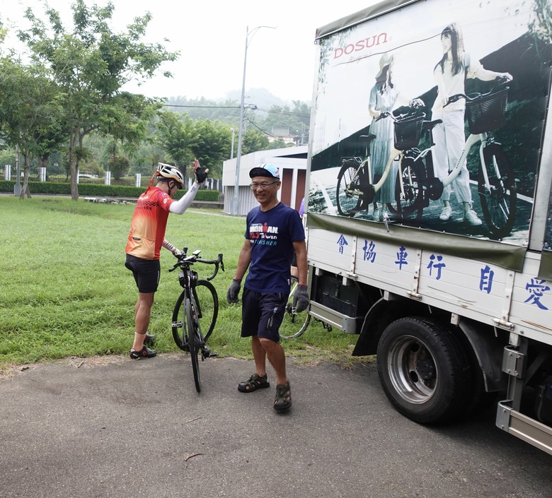 跟著博愛車隊參加中華民國自行車騎士協會籌辦的2026南投旅遊百k自行車小鎮漫遊活動,由中興新村出發經草屯、國姓、埔里、魚池(日月潭)、集集及名間再O繞回南投市出發點,Calamita due city tour