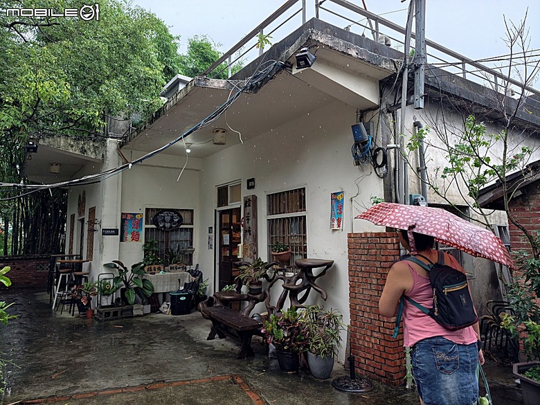 竹北新瓦屋客家文化保存區、采田福地、竹北泉州厝汾陽堂、東平問禮堂、竹北福佑宮(十三伯公)、蓮華寺、附掛美食之一浪拉麵 — 竹北一日雨中散策