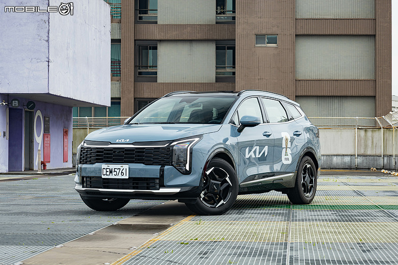 油電車的日韓對決|Toyota RAV4、Kia Sportage 雙車評測以及百公里油耗測試!