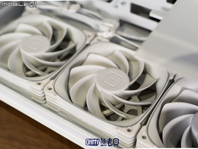 方正造型海景小機殼 幾何未來 Model 3 哪吒