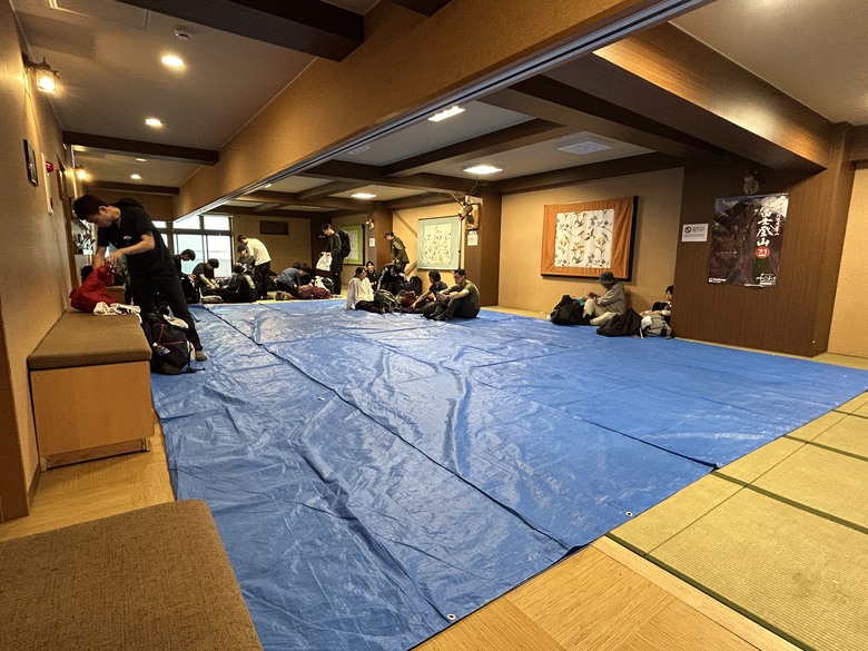 擱一擺雨中完登日本之顛-富士山