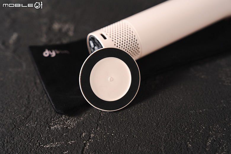 Dyson HushJet Mini Cool 開箱實測|無扇葉手持風扇真能成為夏天隨身降溫神器嗎?