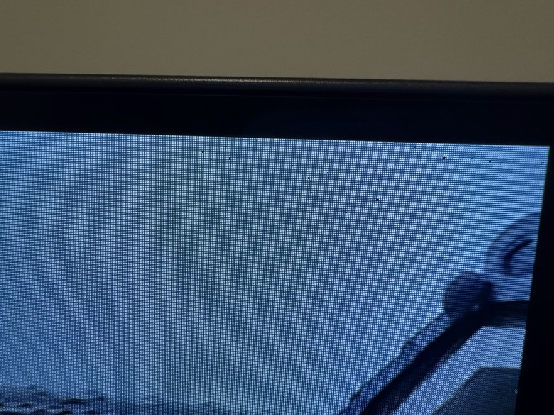 Panasonic 48" OLED 電視發現有黑點