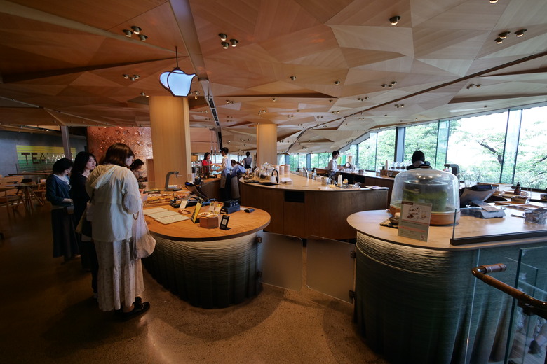 中目黑 STARBUCKS RESERVE(R) ROASTERY TOKYO
