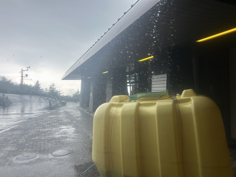擱一擺雨中挑戰日本之顛-富士山