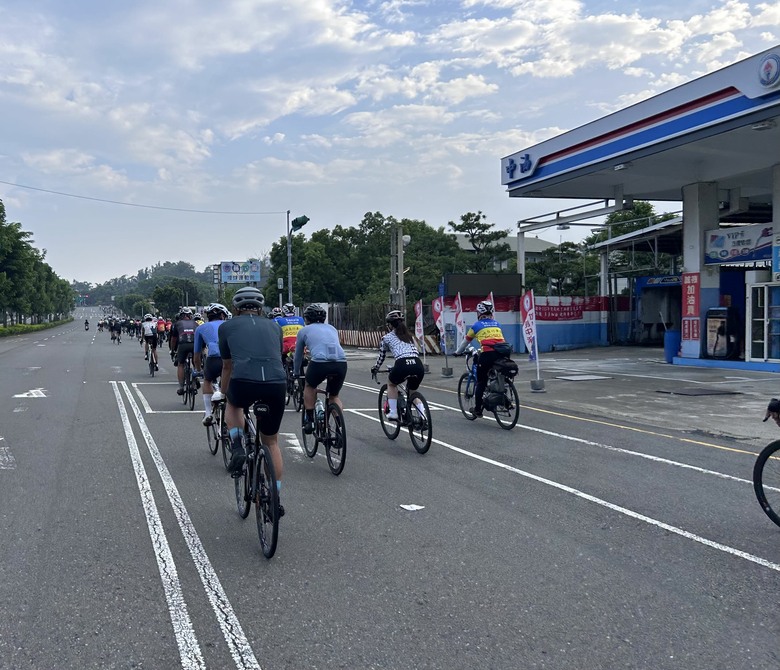 跟著博愛車隊參加中華民國自行車騎士協會籌辦的2026南投旅遊百k自行車小鎮漫遊活動,由中興新村出發經草屯、國姓、埔里、魚池(日月潭)、集集及名間再O繞回南投市出發點,Calamita due city tour