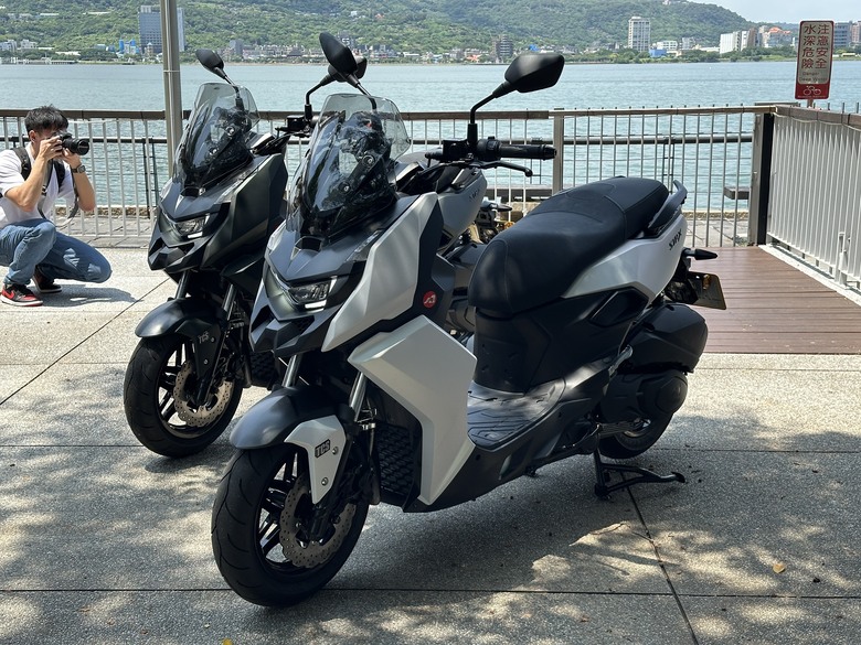 大家等很久的STR X 300上市，價格公布