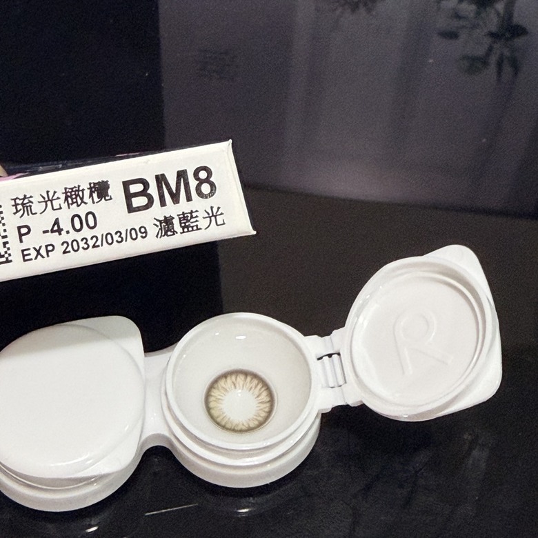 難得買月拋…意外超級好看OMG