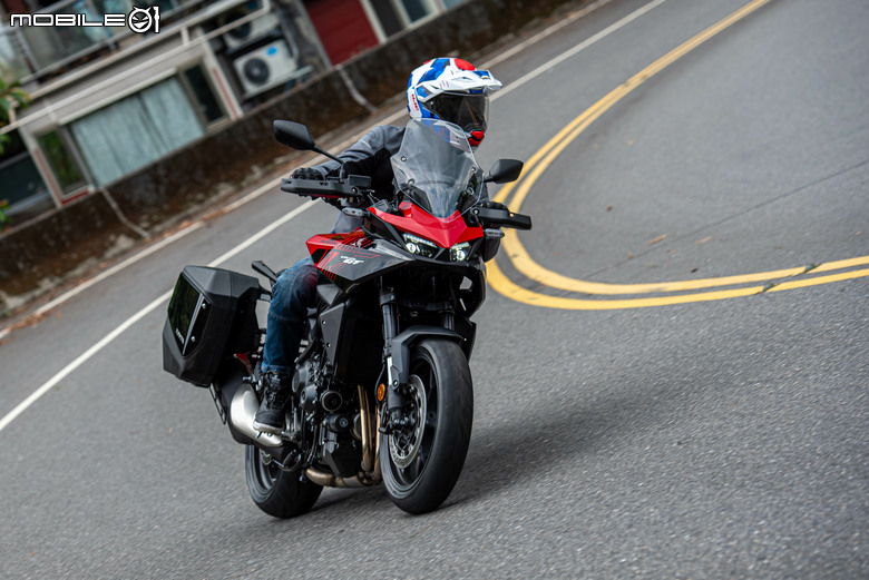 HONDA CB1000 GT 試駕｜不再做選擇，四缸、電懸、運動、舒適我全都要！