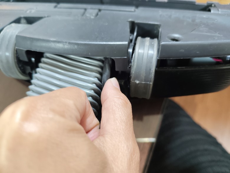 伊萊克斯electrolux吸塵器維修：開啟數秒後自動關機