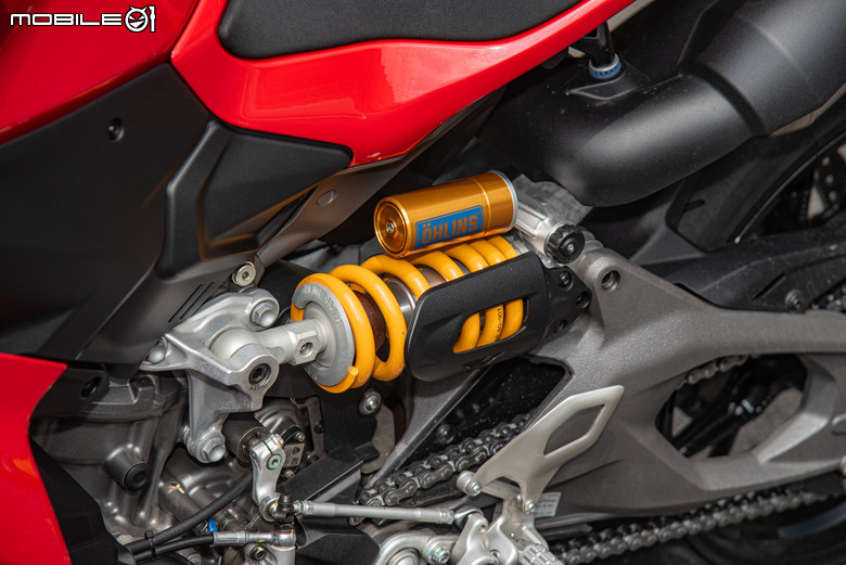 點我看大圖 DUCATI Pangale V2 S 試駕|街賽一體混血王子!超輕量級、最親民的DUCATI跑車