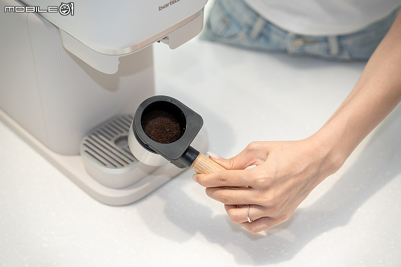 飛利浦 Philips Baristina 一滑即萃義式咖啡機開箱實測|一滑完成現磨咖啡,讓每天在家喝精品咖啡變得更簡單