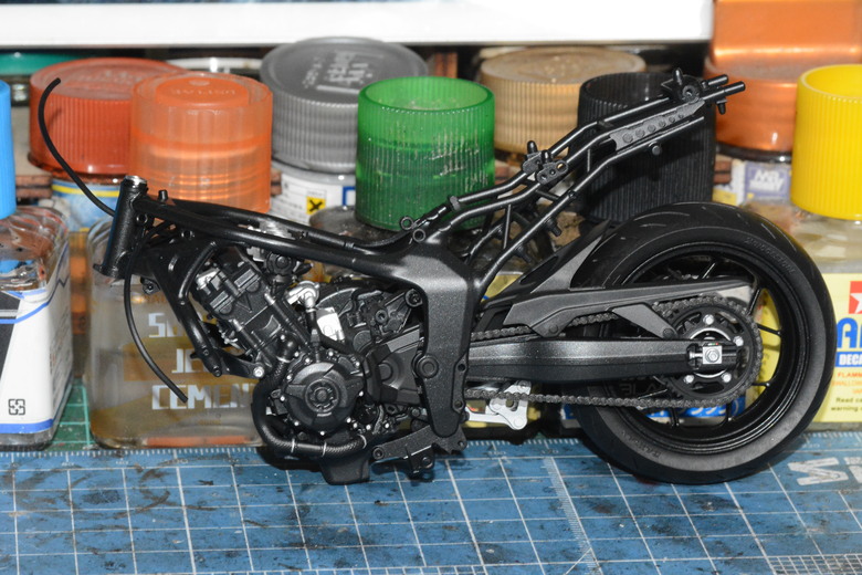 【模型製作】TAMIYA 1/12 HONDA CB1000F (圖多)